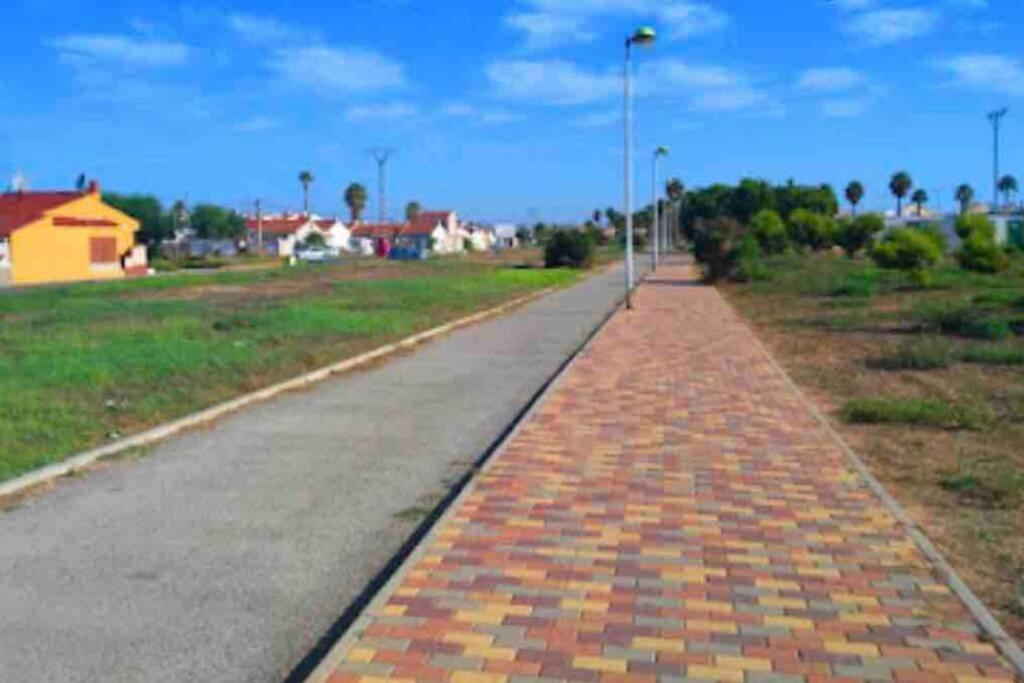 Ferienwohnung Acogedor Apartamento Con Piscina Cerca A La Playa Torrevieja Exterior foto