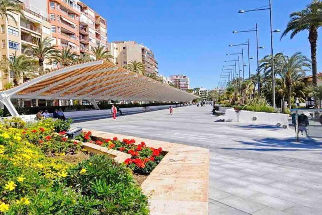 Ferienwohnung Acogedor Apartamento Con Piscina Cerca A La Playa Torrevieja Exterior foto